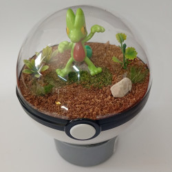 TREECKO - POKEBALL...